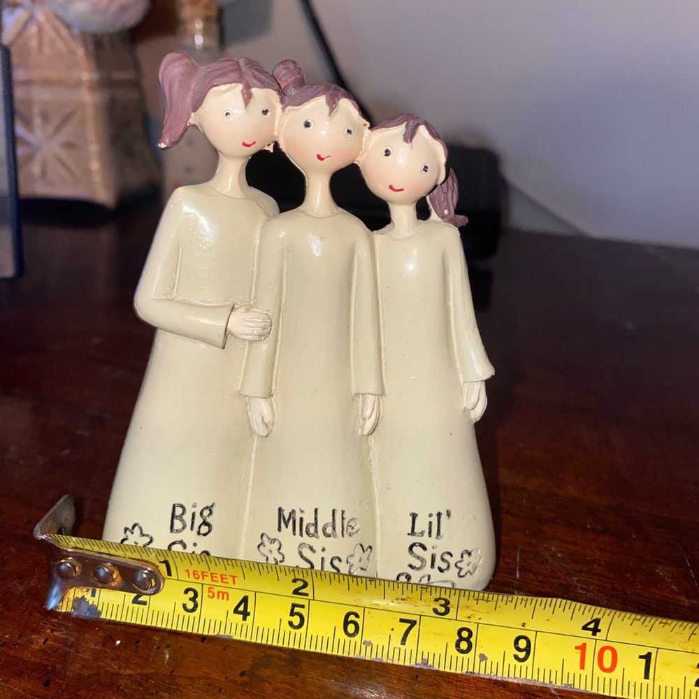 Sister statue